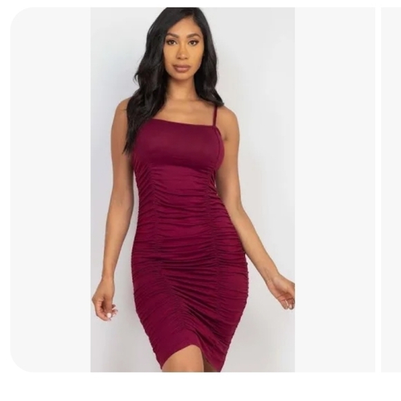 NWT ROSEDRESS CRIMSON RUCHED MINI DRESS OPEN BACK SIZE SMALL - Picture 1 of 13